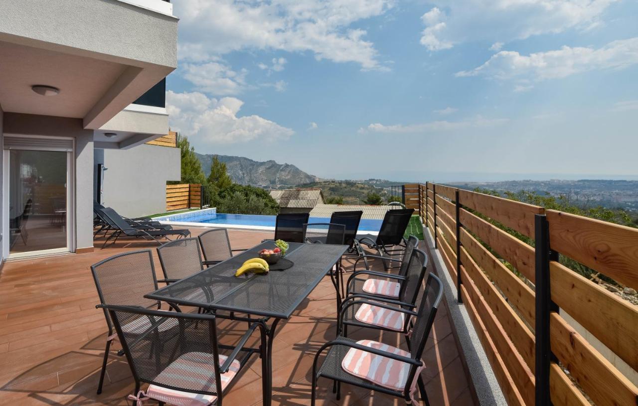 Villas Alfa & Omega Klis Bagian luar foto