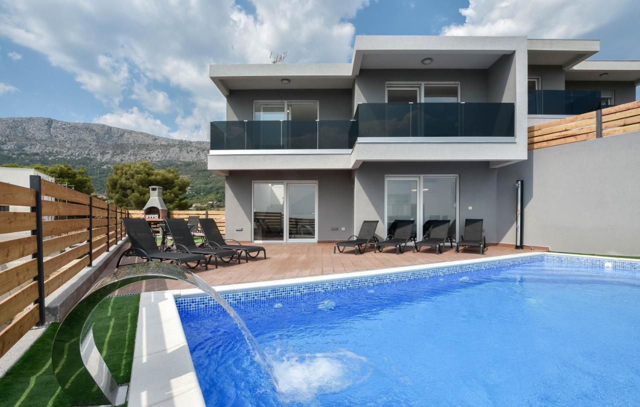Villas Alfa & Omega Klis Bagian luar foto
