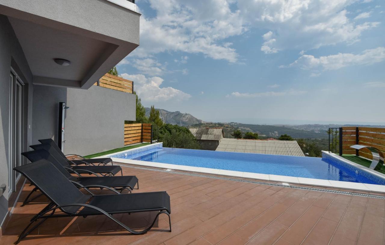 Villas Alfa & Omega Klis Bagian luar foto