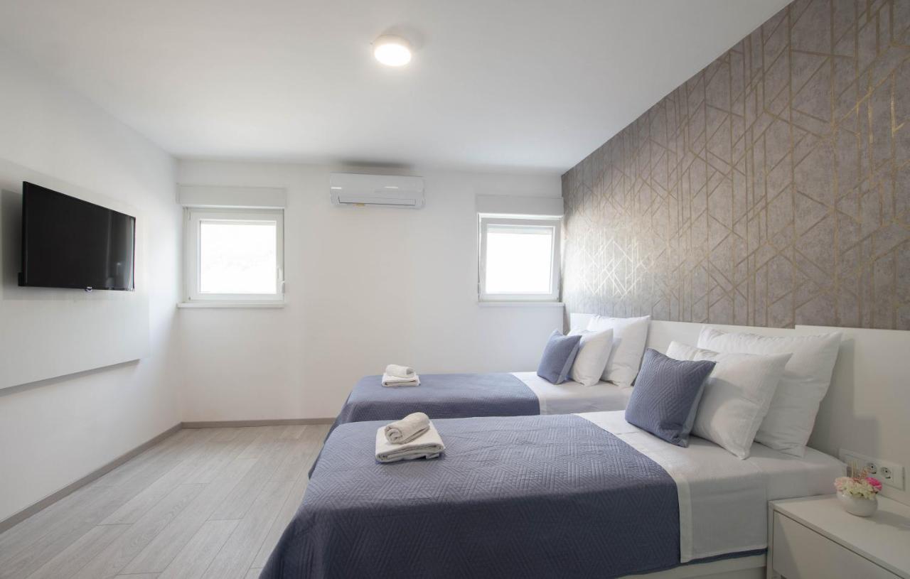 Villas Alfa & Omega Klis Bagian luar foto